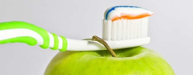 Zahnarztpraxis Mannheim: Unsere geschulten Prophylaxe-Assistentinnen überprüfen bei jeder professionellen Zahnreinigung den Gesundheitszustand Ihres Zahnfleischs 